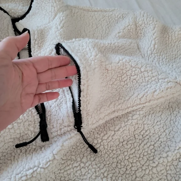 DONATED No Boundaries White Fleece Quarter Zip Shirt - Picture 3 of 8